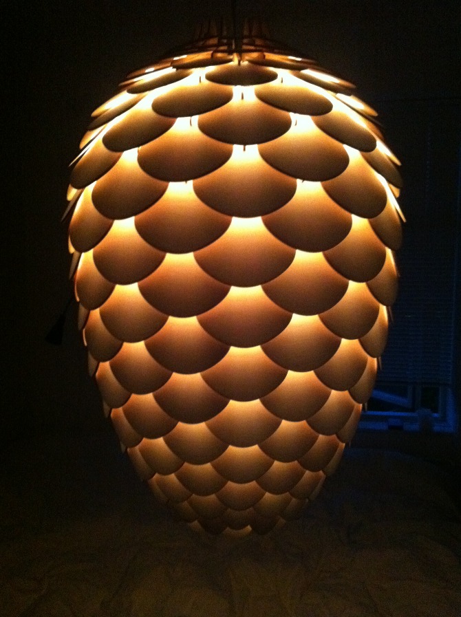 Pinecone Design Deckenlampe aus transparentem Plexiglas