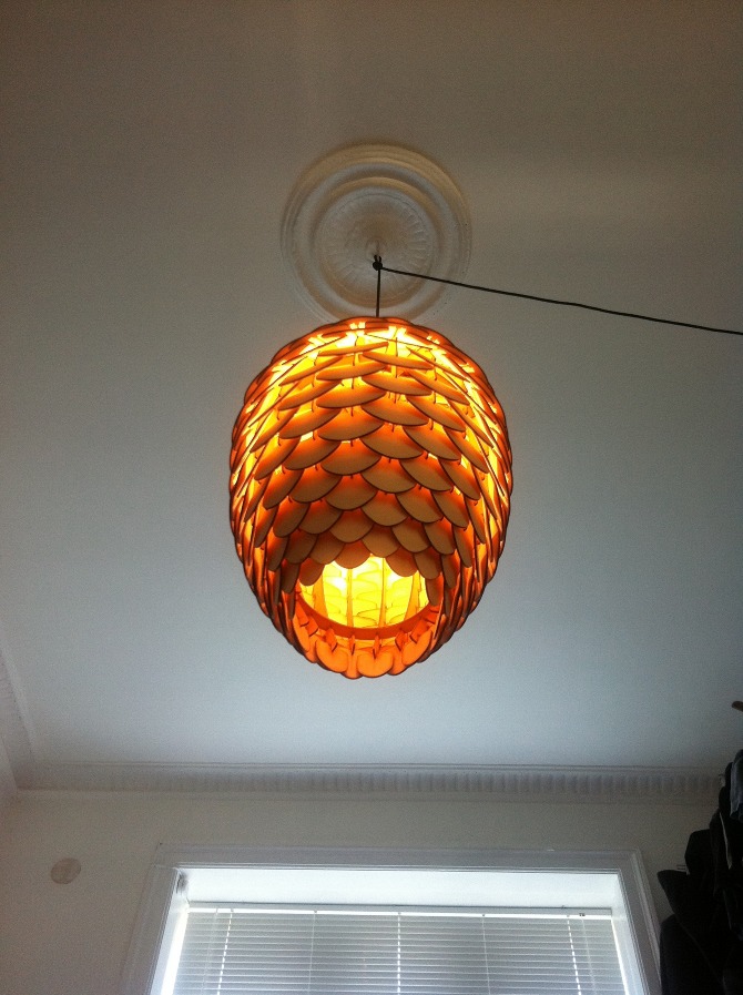 Pinecone Design Deckenlampe aus Holz