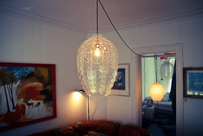 Pinecone Design Deckenlampe aus transparentem Plexiglas