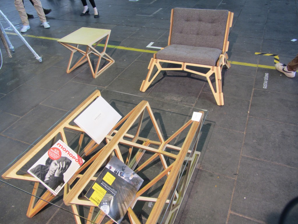 Chair 23D mit Space Frame Table